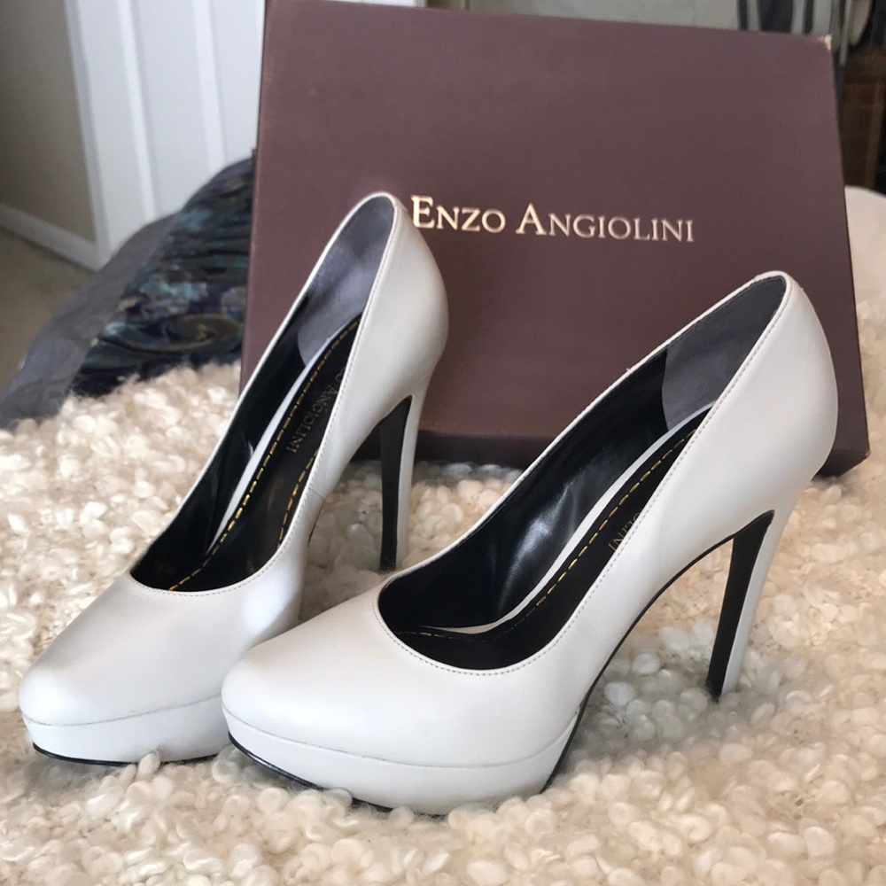 White platform heels. Enzo Angiolini.